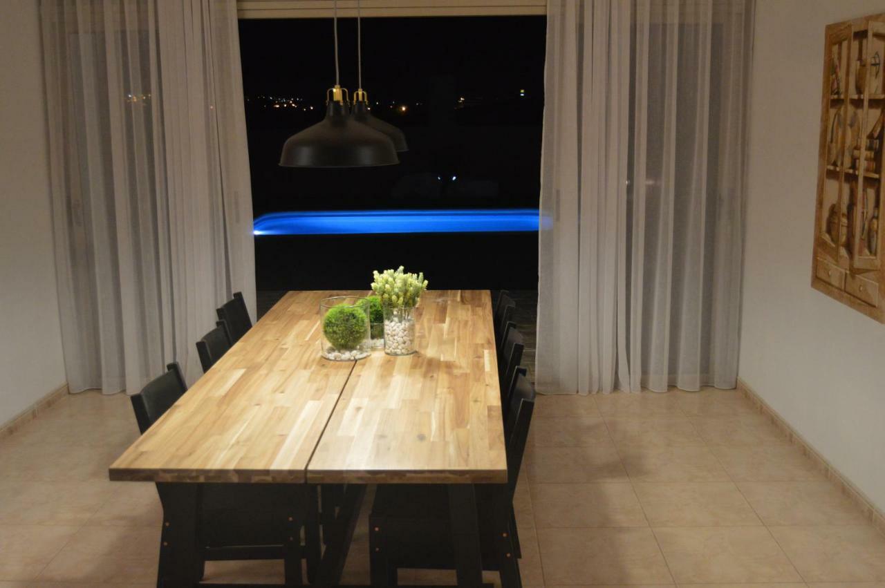 Eco Villa White Suite With Climatized Pool กาเลตาเดฟุสเต ภายนอก รูปภาพ